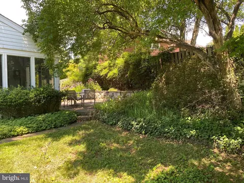 Exterior - 1633 Dempsey St, Mclean, VA 22101 photo 6 of 13