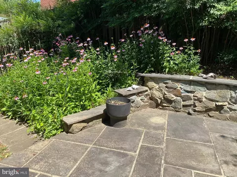 Exterior - 1633 Dempsey St, Mclean, VA 22101 photo 3 of 13