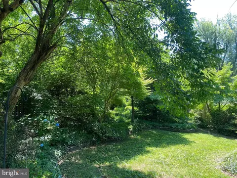 Exterior - 1633 Dempsey St, Mclean, VA 22101 photo 11 of 13