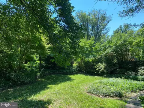 Exterior - 1633 Dempsey St, Mclean, VA 22101 photo 10 of 13