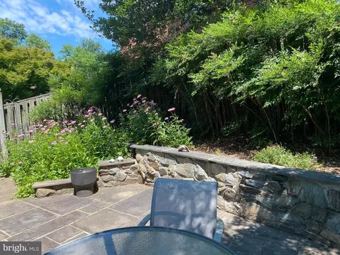 Exterior - 1633 Dempsey St, Mclean, VA 22101 photo 2 of 13