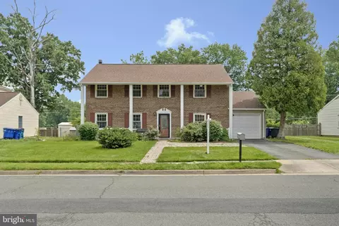 1107 Treeside Ln, Herndon, VA 20170