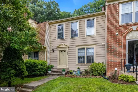 11955 Artery Dr, Fairfax, VA 22030
