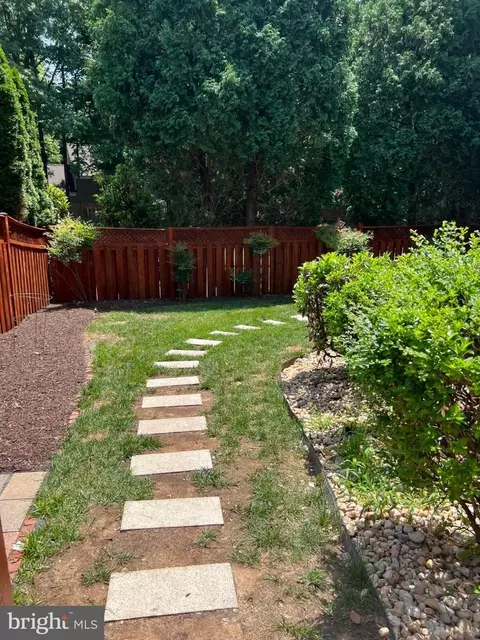 Exterior - 9201 Beachway Ln, Springfield, VA 22153 photo 8 of 19