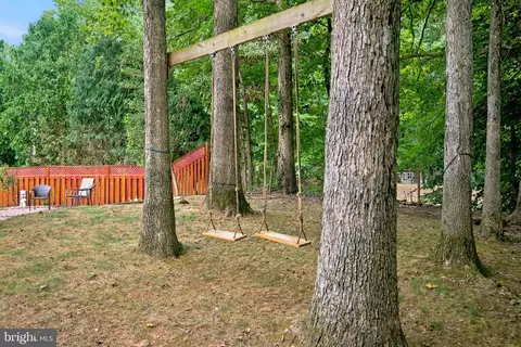 Exterior - 9201 Beachway Ln, Springfield, VA 22153 photo 13 of 19