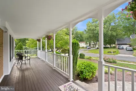 Exterior - 9201 Beachway Ln, Springfield, VA 22153 photo 12 of 19