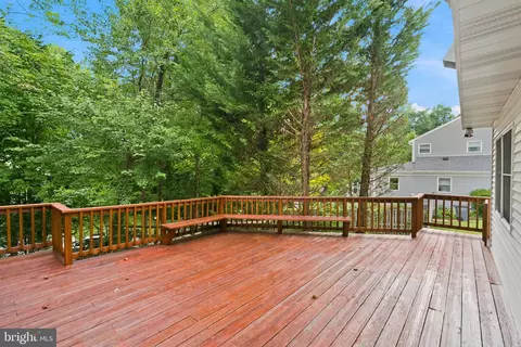 Exterior - 9201 Beachway Ln, Springfield, VA 22153 photo 17 of 19