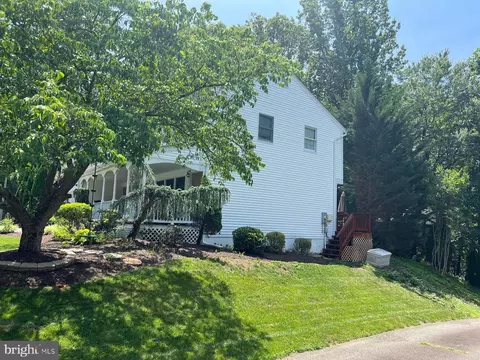 Other - 9201 Beachway Ln, Springfield, VA 22153 photo 2 of 18