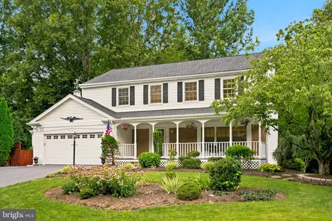 Exterior - 9201 Beachway Ln, Springfield, VA 22153 photo 4 of 19