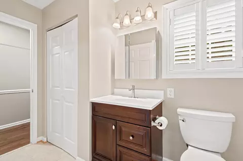 Bath - 9201 Beachway Ln, Springfield, VA 22153 photo 2 of 8