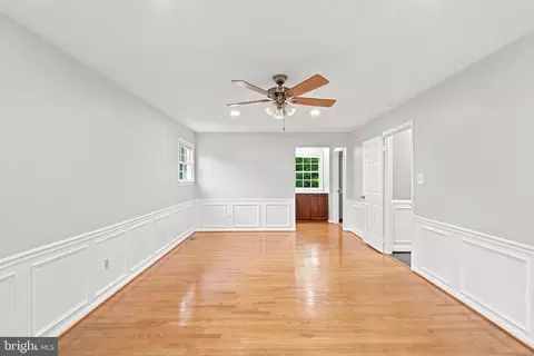 Living - 9201 Beachway Ln, Springfield, VA 22153 photo 10 of 10