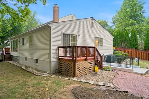 Exterior - 9201 Beachway Ln, Springfield, VA 22153 photo 16 of 19