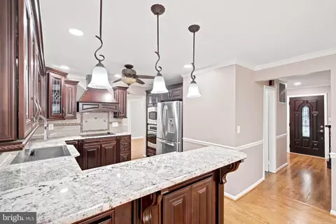 Entry Way - 9201 Beachway Ln, Springfield, VA 22153 photo 2 of 3