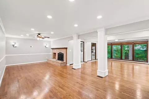 Living - 9201 Beachway Ln, Springfield, VA 22153 photo 3 of 10