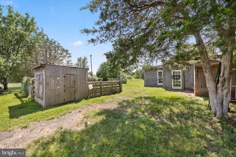 Exterior - 14917 A Compton Rd, Centreville, VA 20121 photo 4 of 8