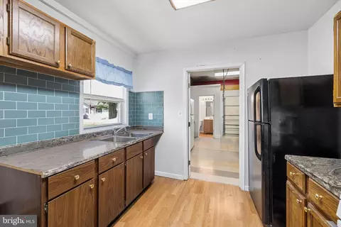 Entry Way - 14917 A Compton Rd, Centreville, VA 20121 photo 2 of 2