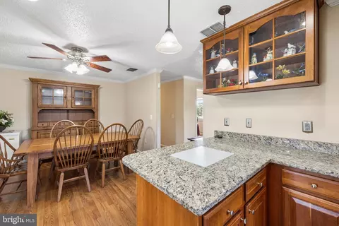 Dining - 14917 A Compton Rd, Centreville, VA 20121 photo 1 of 3
