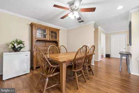 Dining - 14917 A Compton Rd, Centreville, VA 20121 photo 2 of 3