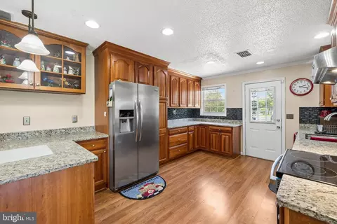 Kitchen - 14917 A Compton Rd, Centreville, VA 20121 photo 1 of 6