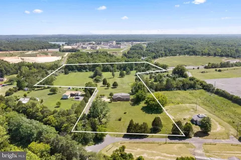 View/Area - 14917 A Compton Rd, Centreville, VA 20121 photo 12 of 12