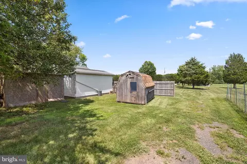 Exterior - 14917 A Compton Rd, Centreville, VA 20121 photo 5 of 8