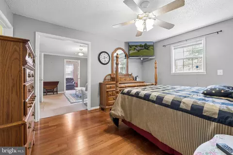 Bedroom - 14917 A Compton Rd, Centreville, VA 20121 photo 4 of 5