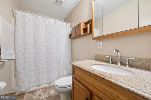 Bath - 14917 A Compton Rd, Centreville, VA 20121 photo 2 of 3