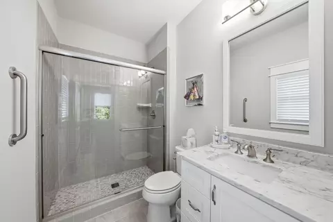 Bath - 6810 Broyhill St, Mclean, VA 22101 photo 4 of 6
