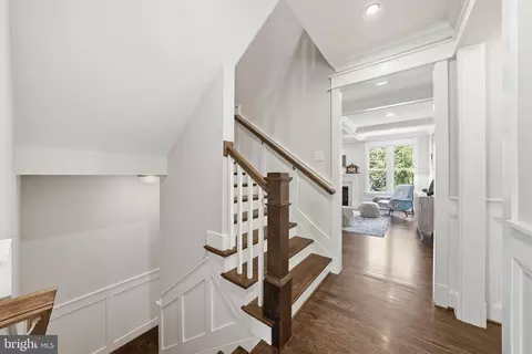 Entry Way - 6810 Broyhill St, Mclean, VA 22101 photo 3 of 7