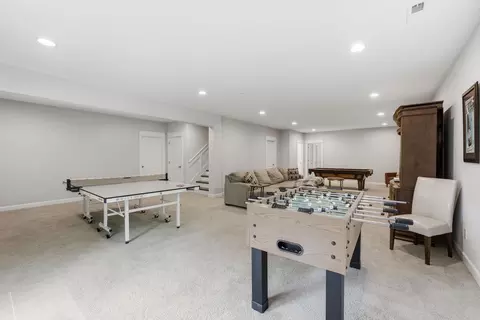 Entry Way - 6810 Broyhill St, Mclean, VA 22101 photo 6 of 7