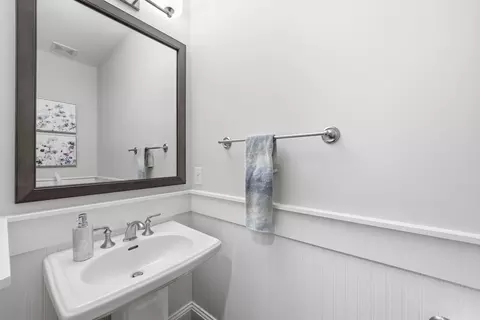 Bath - 6810 Broyhill St, Mclean, VA 22101 photo 1 of 6