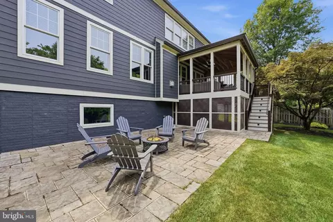 Exterior - 6810 Broyhill St, Mclean, VA 22101 photo 5 of 7