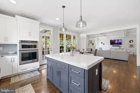 Kitchen - 6810 Broyhill St, Mclean, VA 22101 photo 4 of 5