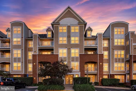 2711 Bellforest Ct #305, Vienna, VA 22180
