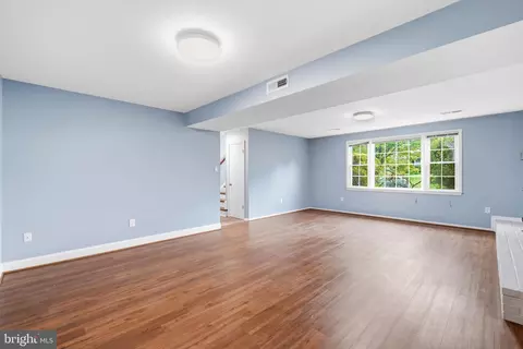 Living - 8237 Smithfield Ave, Springfield, VA 22152 photo 5 of 6