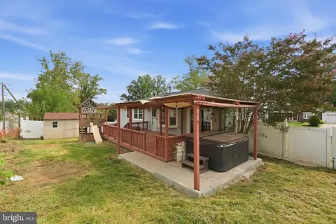 Exterior - 8237 Smithfield Ave, Springfield, VA 22152 photo 11 of 11
