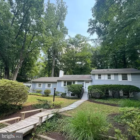 6501 Lakeview Dr, Falls Church, VA 22041