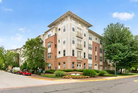 9486 Virginia Center Blvd #321, Vienna, VA 22181