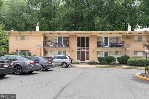 4917 Americana Dr #106, Annandale, VA 22003