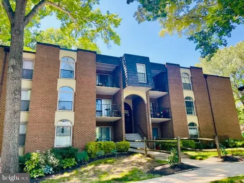 3364 Woodburn Rd #22, Annandale, VA 22003