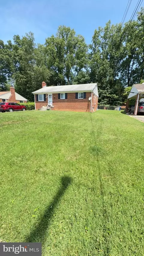 7424 Marc Dr, Falls Church, VA 22042