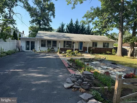 6472 Fourth St, Alexandria, VA 22312