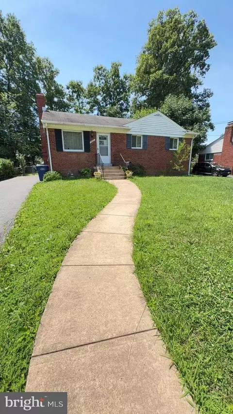 7425 Marc Dr, Falls Church, VA 22042