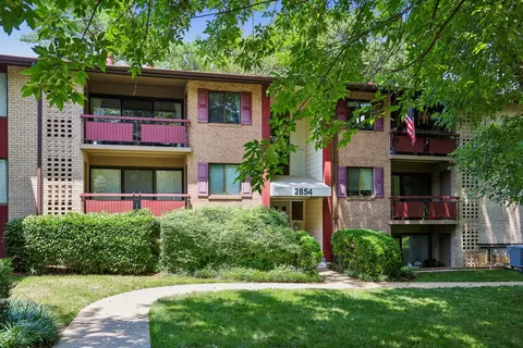 2854 Dover Ln, Falls Church, VA 22042