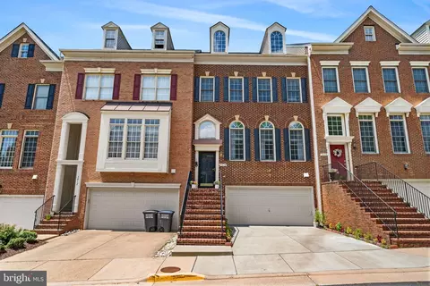 5410 Edsall Ridge Pl, Alexandria, VA 22312