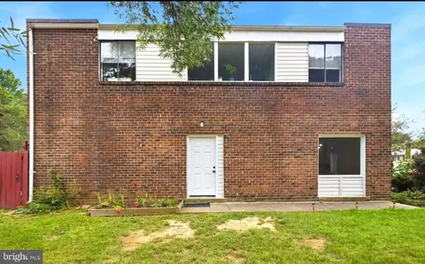1224 Magnolia Ln, Herndon, VA 20170