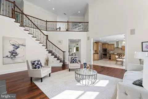 Living - 7532 Red Hill Dr, Springfield, VA 22153 photo 4 of 6