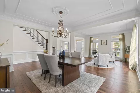 Dining - 7532 Red Hill Dr, Springfield, VA 22153 photo 2 of 5