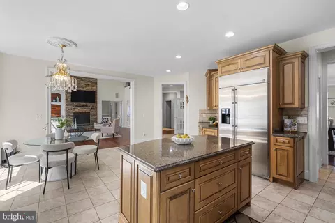 Kitchen - 7532 Red Hill Dr, Springfield, VA 22153 photo 4 of 10