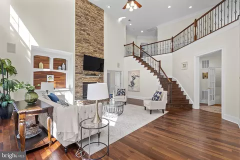 Living - 7532 Red Hill Dr, Springfield, VA 22153 photo 1 of 6